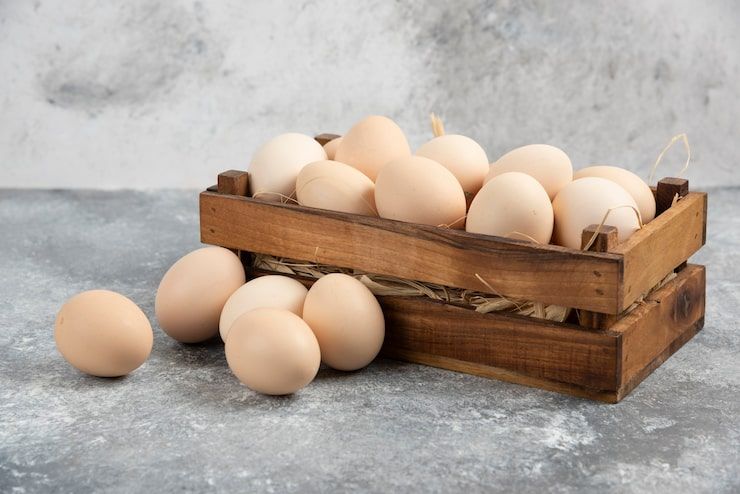 wooden-box-organic-raw-eggs-marble-surface_114579-43874.jpg